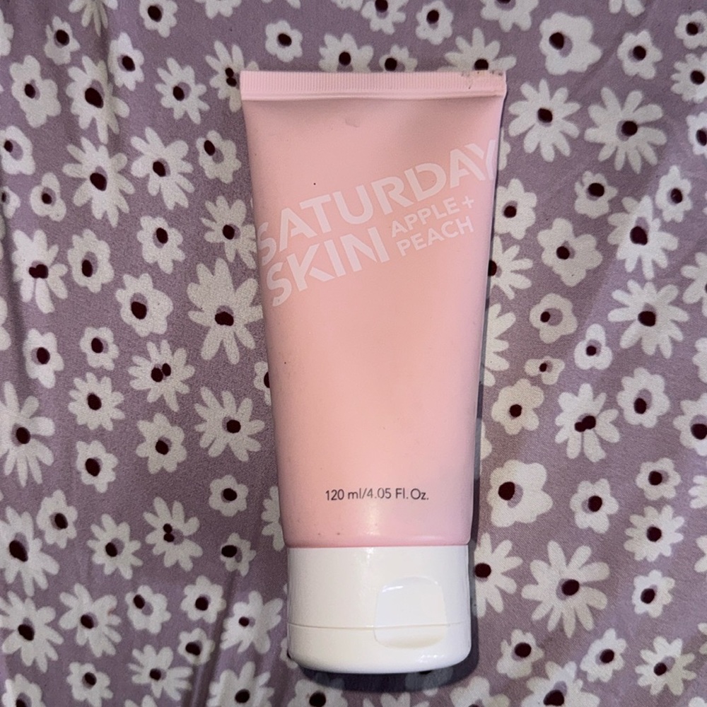 Saturday skin apple & peach cleanser